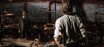 Alexander hartlegen (guy pearce) é um cientista que acredita piamente que seja possível viajar no tempo. A Maquina Do Tempo 2002