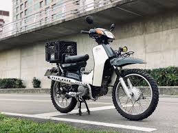 wayfoxway 林二林四 on instagram 上個菜籃 金旺 streetcub supercub 國民車 金旺100 언더본 이륜공작소 カブ スーパーカブ 林道 越野 shotoniphone11pro shotoniphone honda moped motorcycle