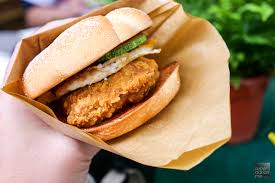 The burger will be launched starting today for a limited. Review Mcdonald S Nasi Lemak Burger Lemak So Sedap
