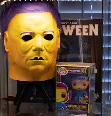 THIS IS A ONE OF A KIND MASK THAT IS REPLICATED FROM THE FUNKO SEEN IN THE  PHOTO. ONE GOOD SCARE DONE BY DALLAS ALEXANDER. POP COMES WITH THE MASK!