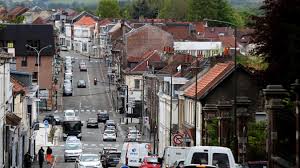 Nous avons l'endroit où vous serez chez vous; Extension De La Porte Nord Et Relance Du Centre Ville De Bruay Incompatible Ou Complementaire