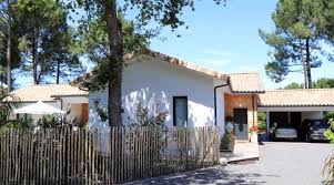 Dans Les Landes Une Jolie Maison Contemporaine De 155 M Igc Construction Jolie Maison Maison Contemporaine Design Exterieur De La Maison