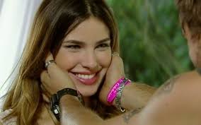 Aparecida exige que Débora se afaste de Jeff