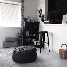無機質になりすぎないお部屋に 素敵なモノトーンインテリアのコツ folk モノトーン インテリア インテリア インテリアデザイン