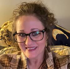 TUE, 9:40PM] We have a beautiful view of the Full Strawberry Moon overnight!