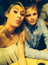 Mel Humphreys (@Melhumphreys4)