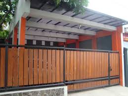 Ingin desain rumah minimalis yang nyaman dan low budget? Desain Pagar Rumah Kayu Minimalis Cek Bahan Bangunan