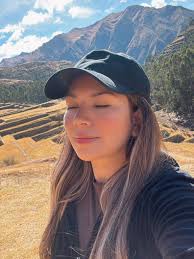 El yoga también se trata de conectar y confiar Contigo (en ti) y con el  otro.… • • • #yoga #yogalife #partneryoga #yogaflow #yogachallenge