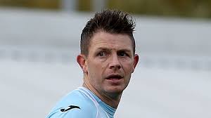 Freak goal boosts Robins