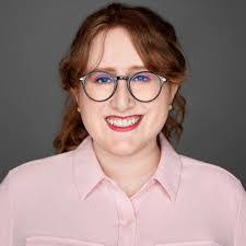 Amanda Decker's Instagram, Twitter & Facebook