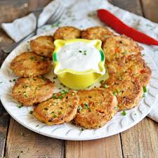 Spicy Spanish Tuna Cakes With Garlic Yogurt Aioli Recipe Recette Recette