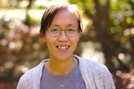 Jen Hom's Instagram, Twitter & Facebook