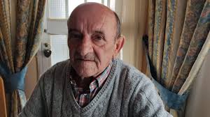 Paralizado por séptima vez el desahucio del matrimonio octogenario al que  "estafó" un prestamista