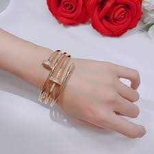 180 days after sales service and exchange, if you have questions about the initial bracelets,please feel free to tell us, we will handle your problems within 24 hours. Hot Sale Screw Fashion Nails Gold Bracelets Women Bangles Punk For Best Gift Luxurious Superior Quality Jewelry Three Circle Bracelet From Hezekiahsa Jewelry 19 49 Dhgate Com