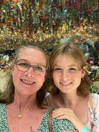 Is it true that my daughter looks cuter than me? Share your thoughts in the  comment section and I will pick the lucky to my private page 🫶