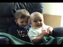 2007 yılında youtube'a yüklenen ve o günden bu yana 882 milyondan fazla görüntülenme alan charlie bit my finger videosu, nft kullanılarak satıldı. Charlie Bit Me Video Dailymotion