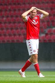 View the player profile of adam szalai (mainz) on flashscore.com. Spielerstreik Bei Mainz 05 Nach Szalai Suspendierung Mit Folgen
