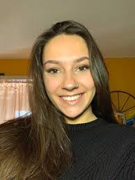 Danielle Vigneau's Instagram, Twitter & Facebook