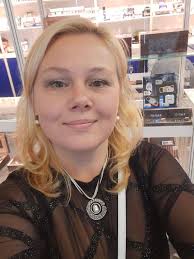 Hi, I'm Magdalena. Grettings from Poland 😍