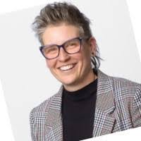 Carrie Page's Instagram, Twitter & Facebook