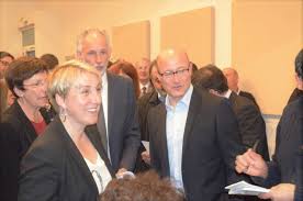Il comprend 66 conseillers départementaux issus des 33 cantons de la gironde. Gironde Jean Luc Gleyze Et Isabelle Dexpert Officialisent Leur Candidature Aux Elections Departementales Le Republicain Sud Gironde