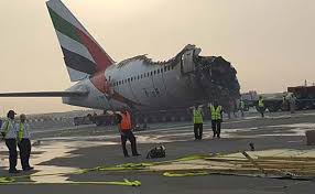 It was operated by national air cargo group inc and carried 207 tonnes of cargo, including five mraps, weighing between 12 and 18 tonnes each. Why Did Emirates Plane Crash Land In Dubai Here S The Pilots Version