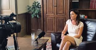 Varga judit nem kívánta kommentálni a telexnek, milyen hatással lehet a brüsszeli vitákra a botrány. Varga Judit Merkel Mondja Orban Szemebe Hogy Tavozzon Klubradio