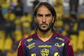 Sebastián andrés pérez kirby (born 2 december 1990), nicknamed zanahoria (carrot), is a chilean footballer who currently plays as a goalkeeper for chilean club universidad católica. J1dny6mbiqtidm