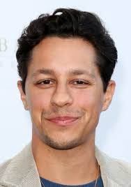 Kalifornijskie święta: Światła miasta (2021) pełna obsada