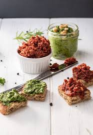 Tomatenpesto Mit Mandeln Schnelles Rezept Fur Pesto Rosso Rezept Rezepte Hausgemachtes Rezept Tomatenpesto