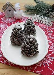 L'effetto scenico è assicurato…e poi… queste pigne di cioccolato sono buonissime!!! Pigne Di Cioccolato Ricette Ricette In Vacanza Battute Sul Cibo