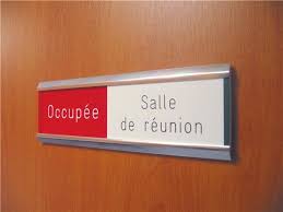 Plaque De Porte Occupe Libre Gravee Salle De Reunion Direct Signaletique Plaque De Porte Salle De Reunion La Reunion
