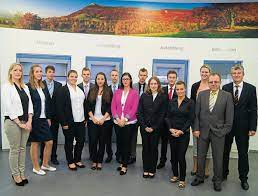 The bank offers checking accounts, credit and debit cards, loans, insurance, payment protection von altersvorsorge über girokonto bis versicherung: Karrierestart Bei Der Nurtinger Volksbank Nurtinger Zeitung