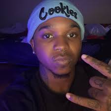 Fused hulk broly vs narutoverse (otsuki clan) Who will