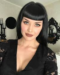 Section off a large chunk of hair on either side of your head and tie the rest of your hair back. ð•¾ð–™ð–†ð–ž ð–ˆð–—ð–Šð–Šð–•ð–ž Goth Hair Black Hair Bangs Hairstyles With Bangs
