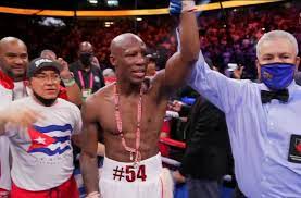 Yordenis ugás hernández (born 14 july 1986) is a cuban professional boxer. H Ax5uxkcg9xam