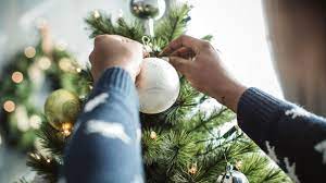 Wann und was schmückt ihr? Weihnachtsbaum Schmucken So Wird Es Festlich Stern De