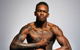 He has a background in muay thai and kickboxing, originally competing in kickboxing. Adesanya Zol Na Dzhonsa