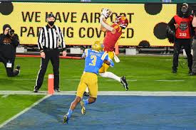 Brown does crazy neck exercises for a stronger neck. Dhtozsdbc1rytm