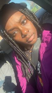 Hey all just switched my belly button piercing for the first time and am  not super happy with how it looks. Is this pierced correctly or a surface  piercing? Where do y'all