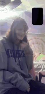 Cute pfp for discord not anime : Brown Hair Girl Gifs Tenor