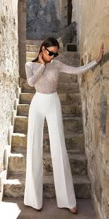The Hottest New Year S Eve Outfits For 2018 Love This Top And Pants Combo Perfect For The Holidays Eve Outfit Fashion Pantsuit Wedding Dress