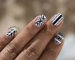 Black And White Nail Art Simple Black And White Nails For Beginners Pretty Designs Tribal Nails Black And White Nail Art Nail Art Designs