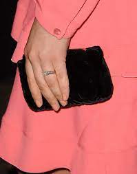 Ginnifer Goodwin S Engagement Ring Bridal Jewelry Fashion Jewelry Fashionista