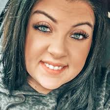 Who does roller set and comb out in Beaumont or Winnie area?