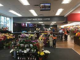 I currently work at eastside winn dixie in dothan, alabama, and we are almost finished with our remodel and here is the new floral dept. Winn Dixie S Sleek New Look Key News