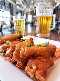 Soy del valencia #selacurva #cn10. Raleigh Menu Clouds Brewing