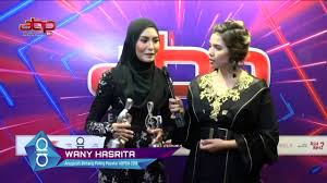 Back then, it was called anugerah penyanyi dan pelakon popular (appp) with only seven categories contested. Live The 31st Anugerah Bintang Popular Bh At The Putrajaya International Convention Centre Youtube