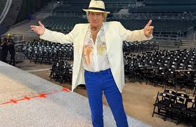 Sir Rod Stewart cancelled a gig at short notice on Friday (12.06.26) after falling ill