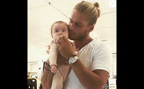  citation needed  his follower count is now right under one million, more than triple the size of iceland's current population. Rurik Gislason Sur Instagram Le 27 Juillet 2017 Purepeople